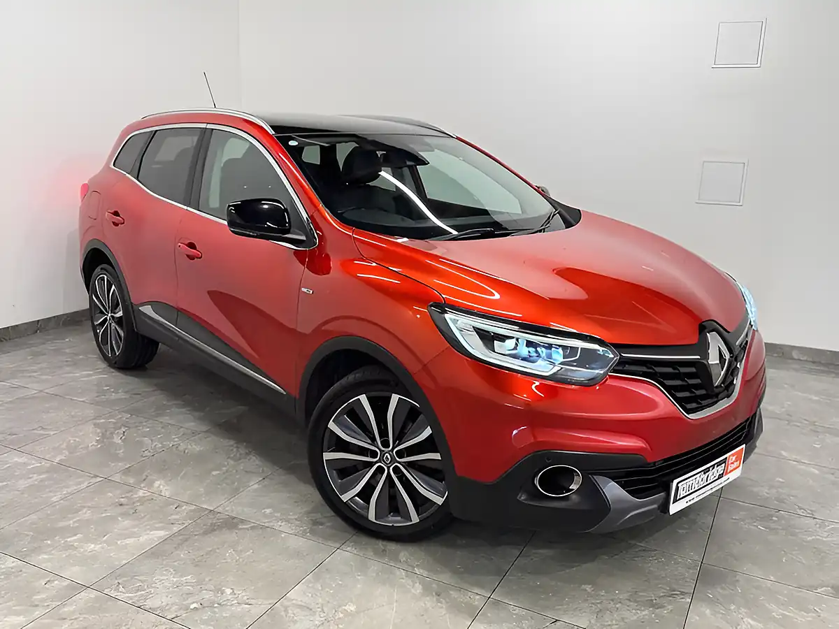 Used 2017 Renault Kadjar Signature Nav Flame Red - Front View