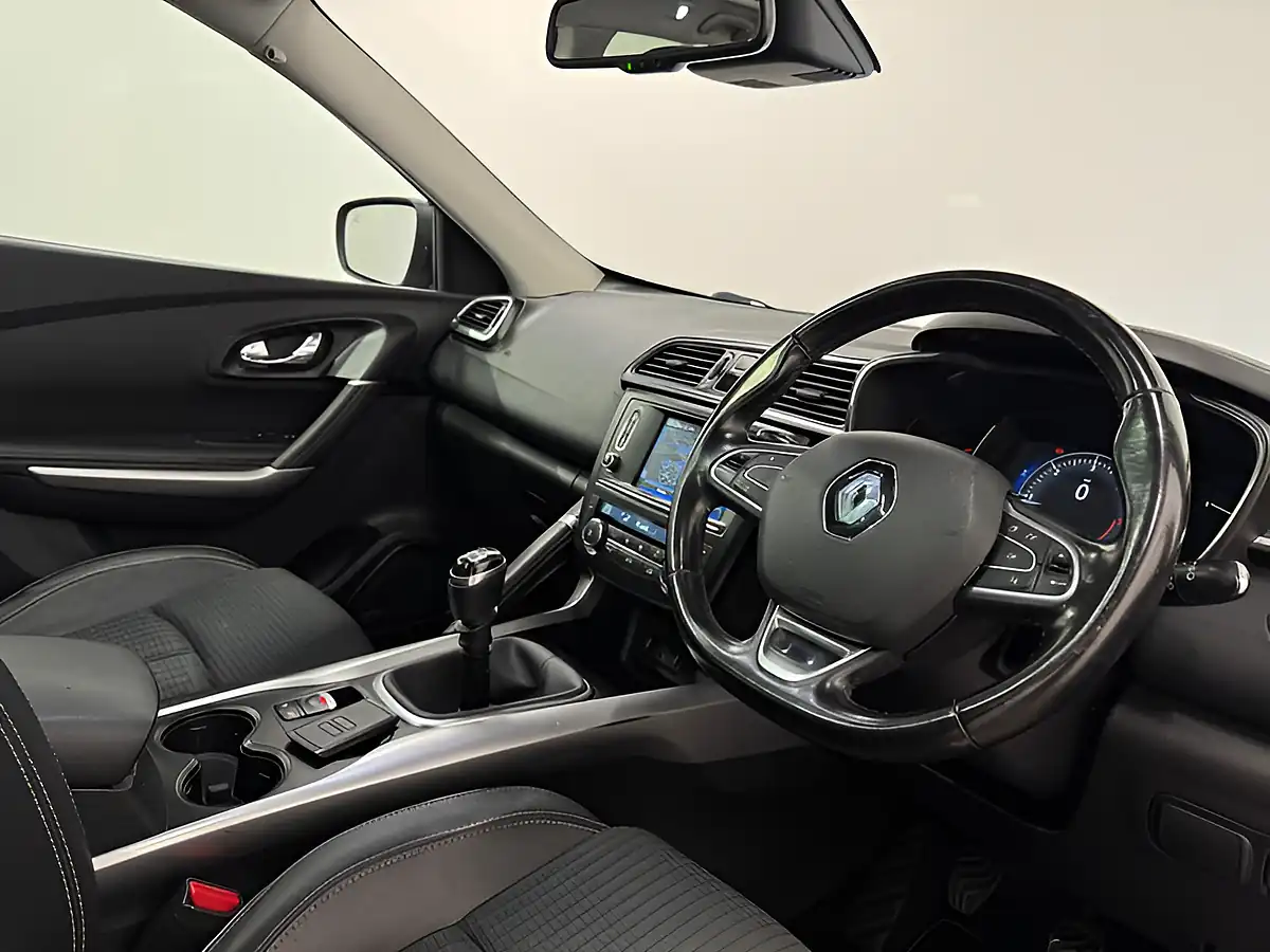 Used 2017 Renault Kadjar Signature Nav Flame Red - Interior and Exterior details 10