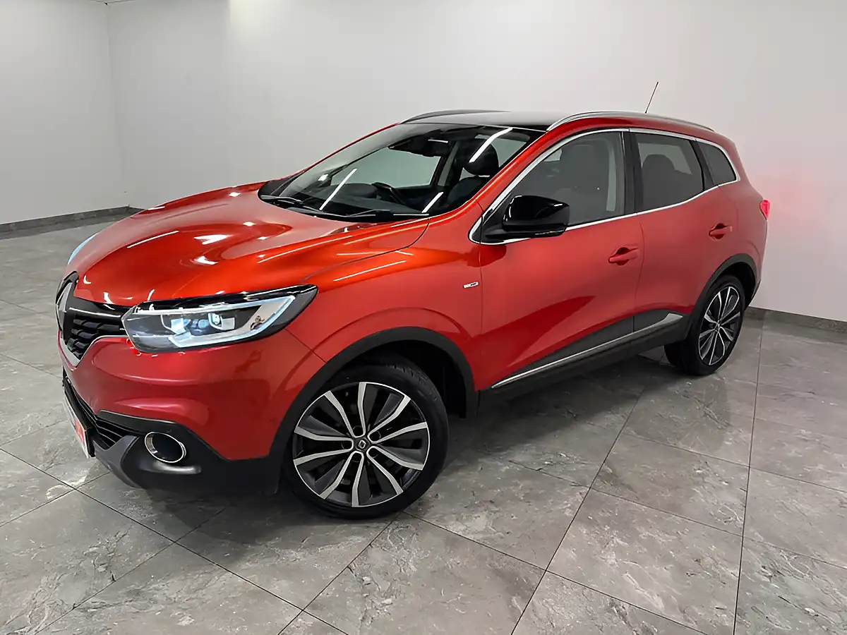 Used 2017 Renault Kadjar Signature Nav Flame Red - Interior and Exterior details 4
