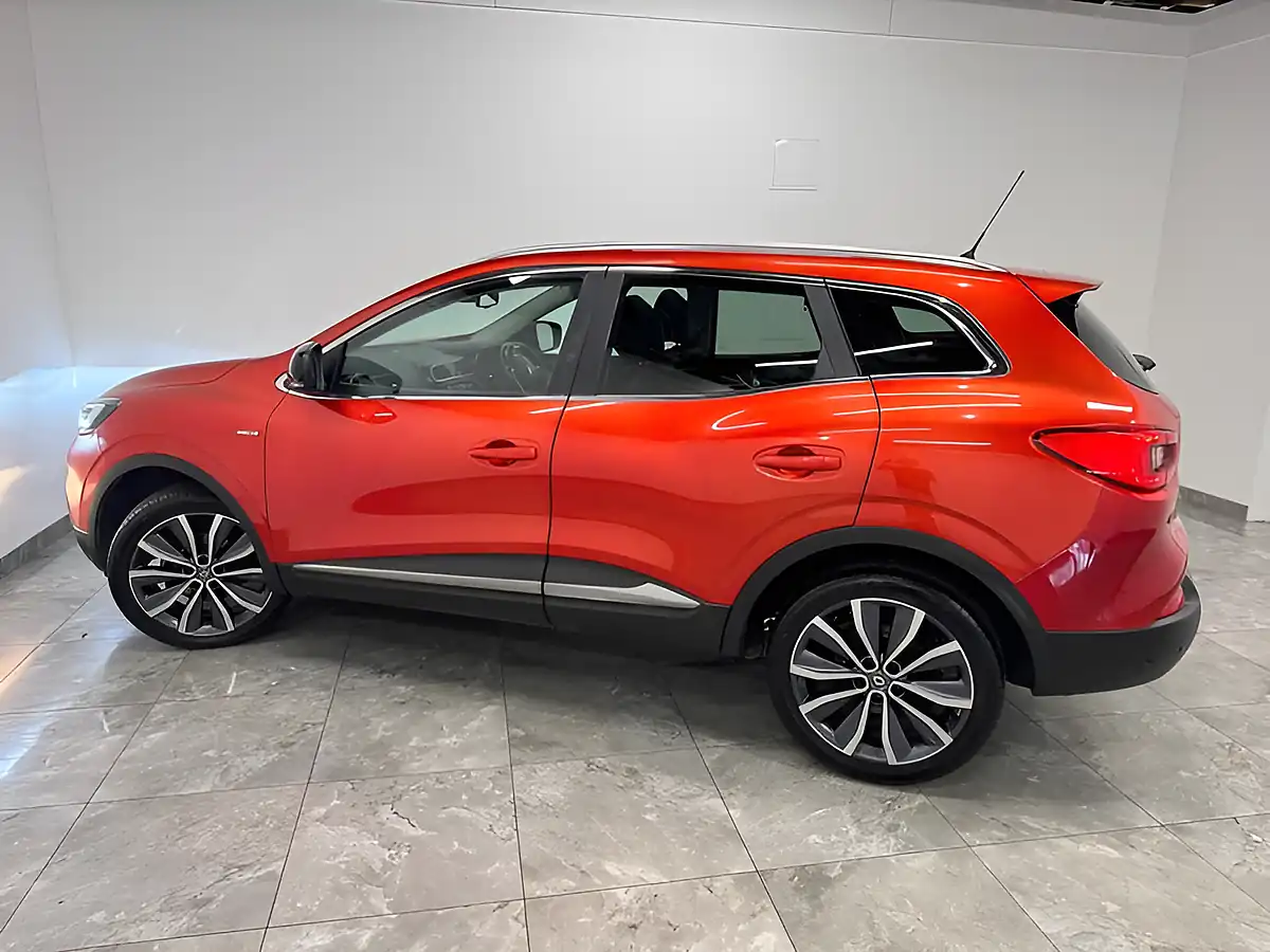 Used 2017 Renault Kadjar Signature Nav Flame Red - Interior and Exterior details 5