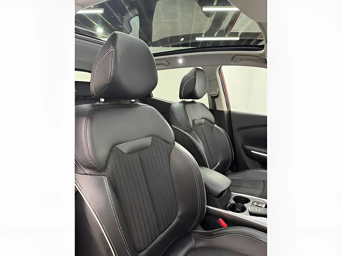 Used 2017 Renault Kadjar Signature Nav Flame Red - Interior and Exterior details 8