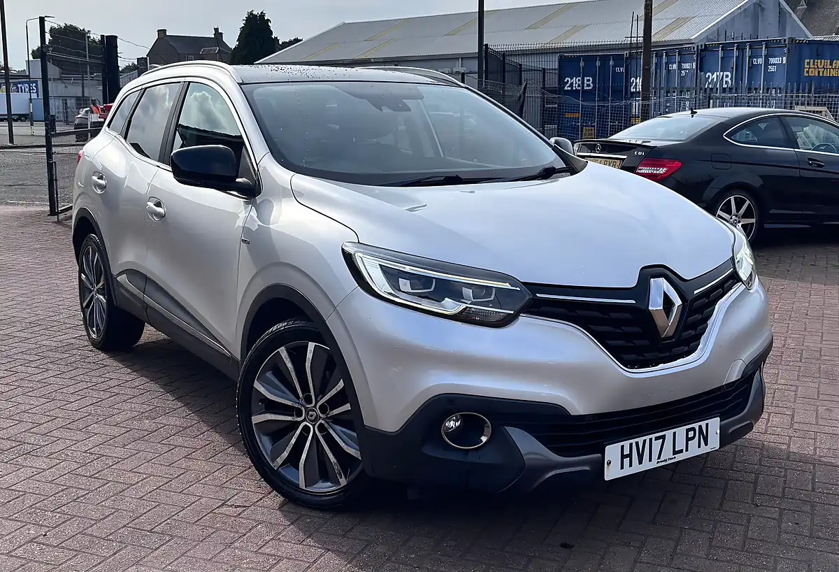 Used 2017 Renault Kadjar Signature Nav Silver - Front View