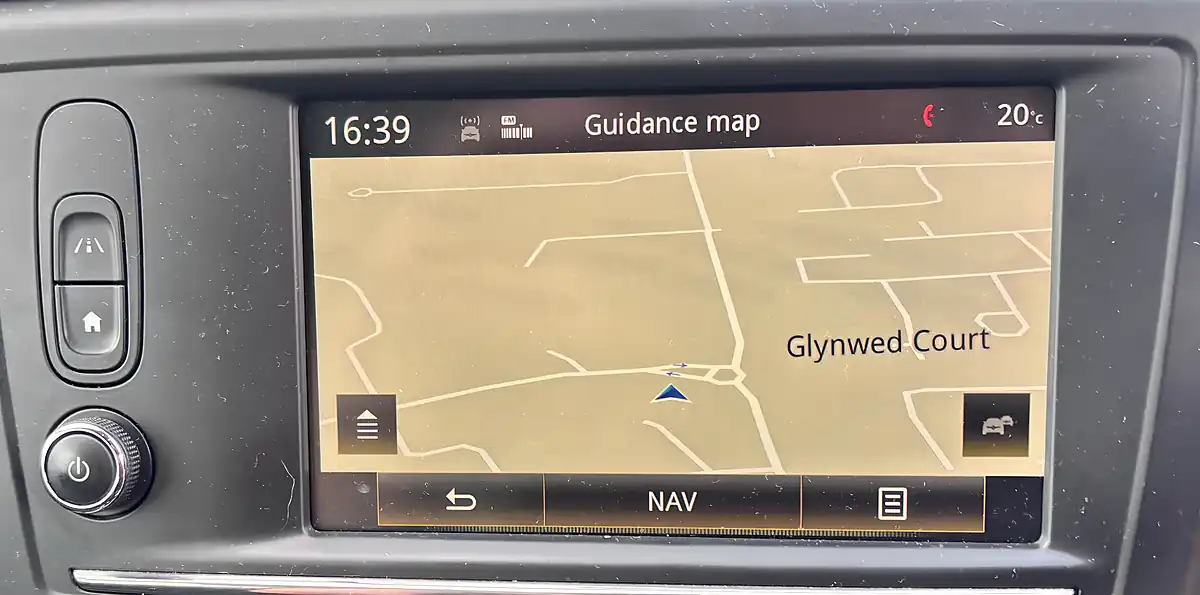 Used 2017 Renault Kadjar Signature Nav Silver - Interior and Exterior details 10