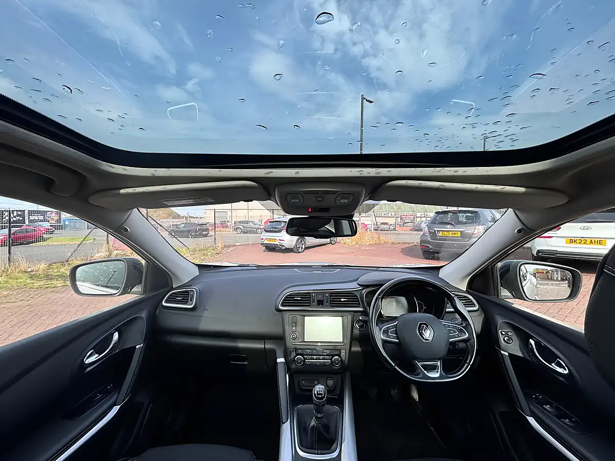 Used 2017 Renault Kadjar Signature Nav Silver - Interior and Exterior details 14