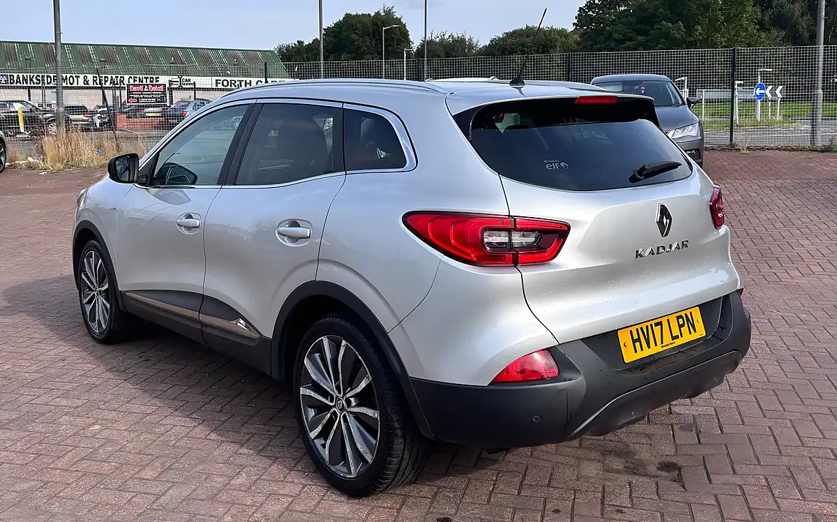 Used 2017 Renault Kadjar Signature Nav Silver - Interior and Exterior details 5