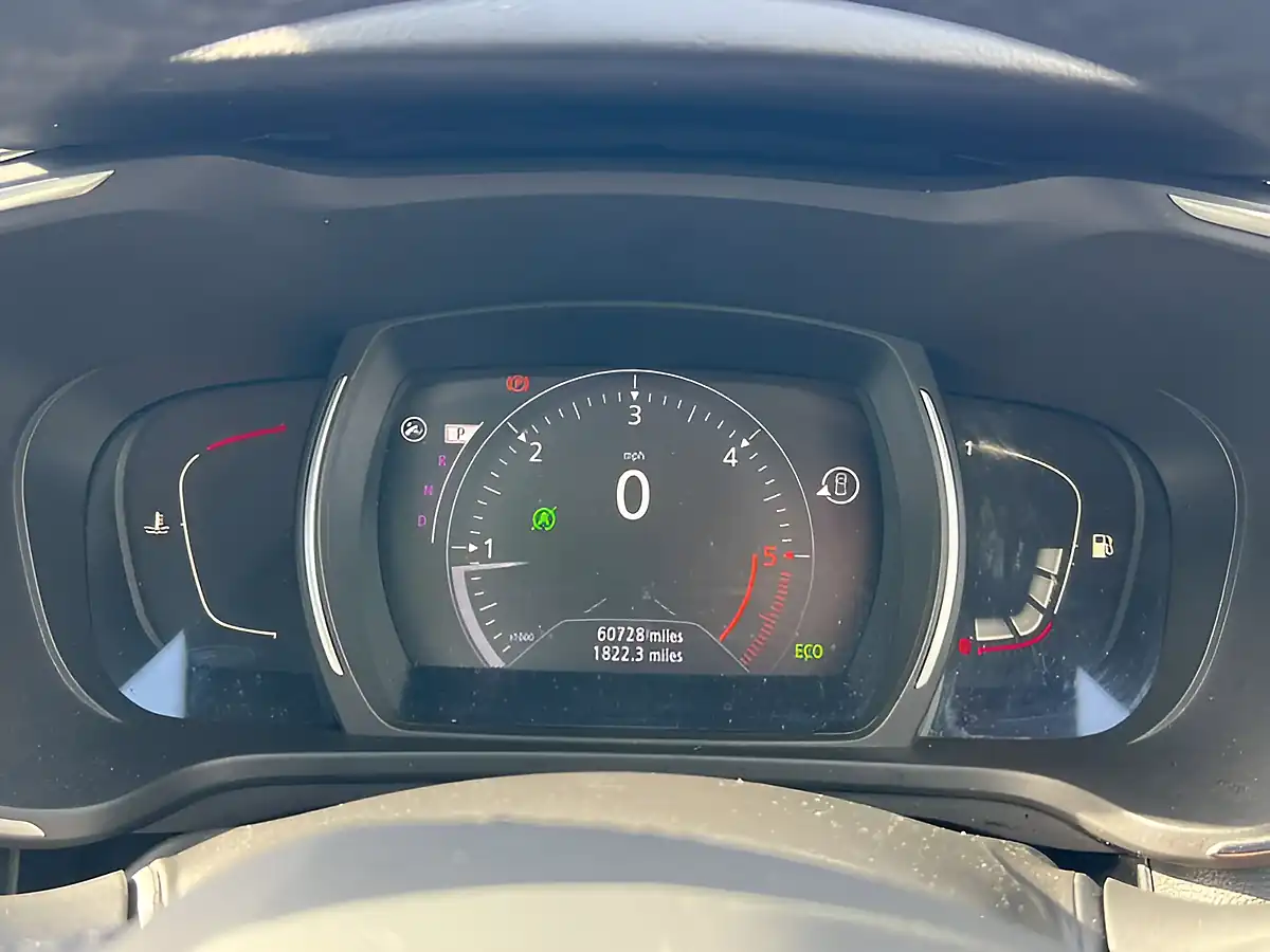 Used 2017 Renault Kadjar Signature S Nav Titanium Grey - Interior and Exterior details 12