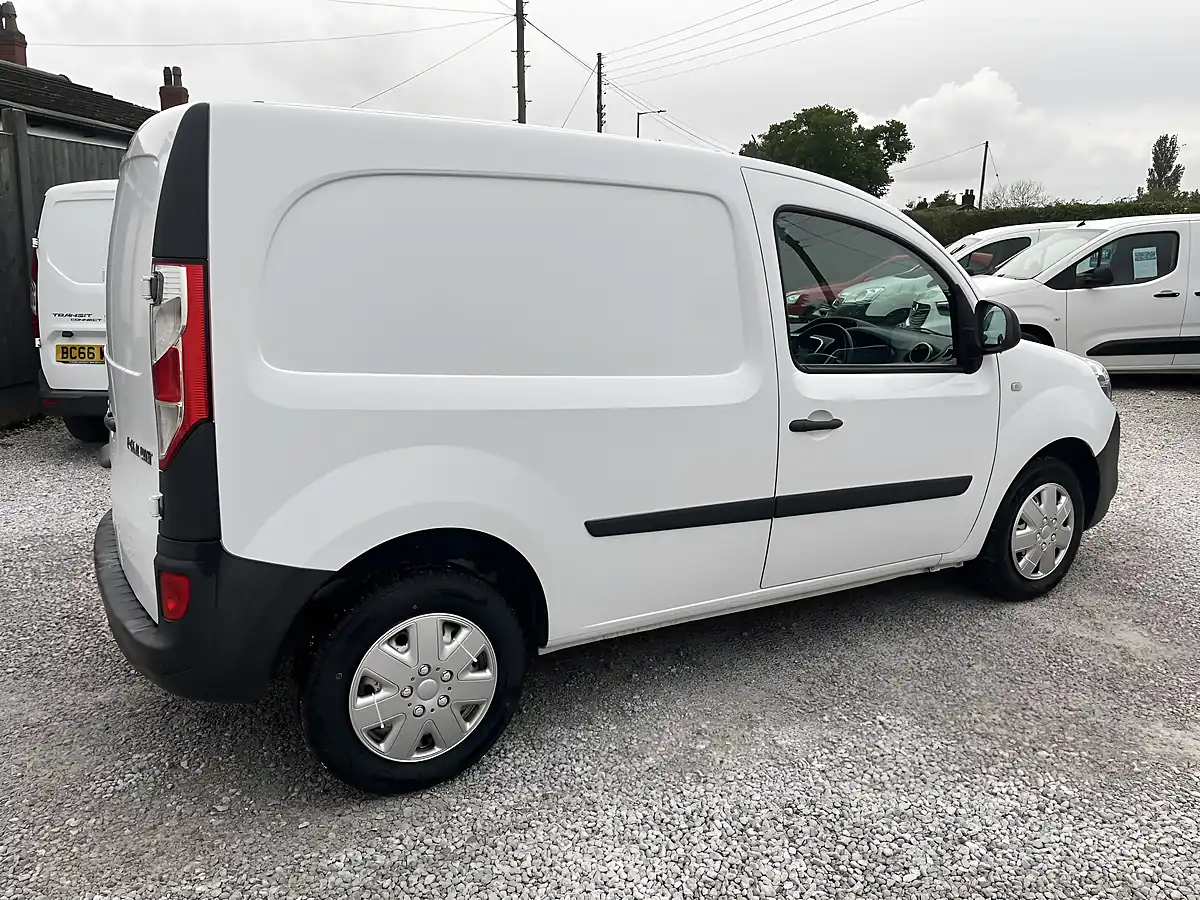 Used 2017 Renault Kangoo Business White - Interior and Exterior details 14