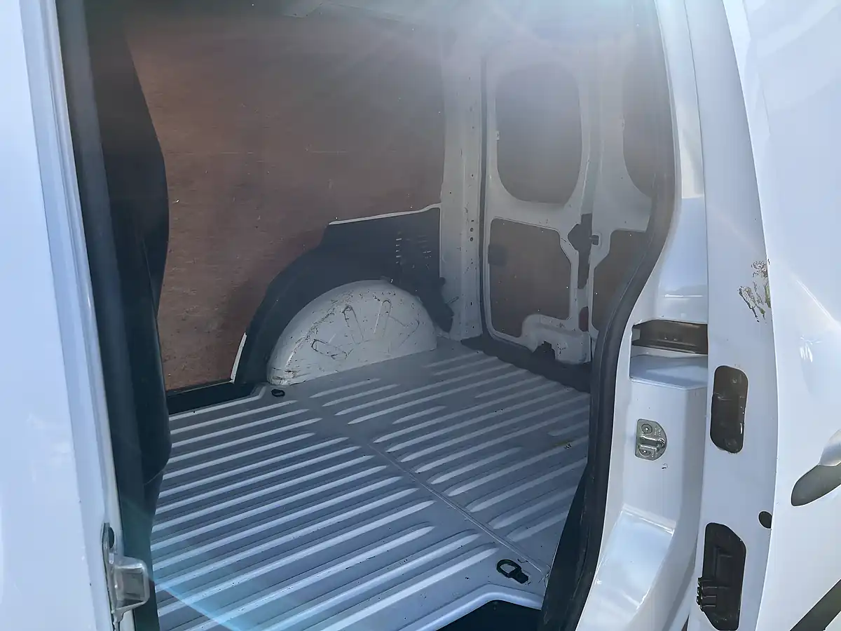 Used 2017 Renault Kangoo Business White - Interior and Exterior details 19