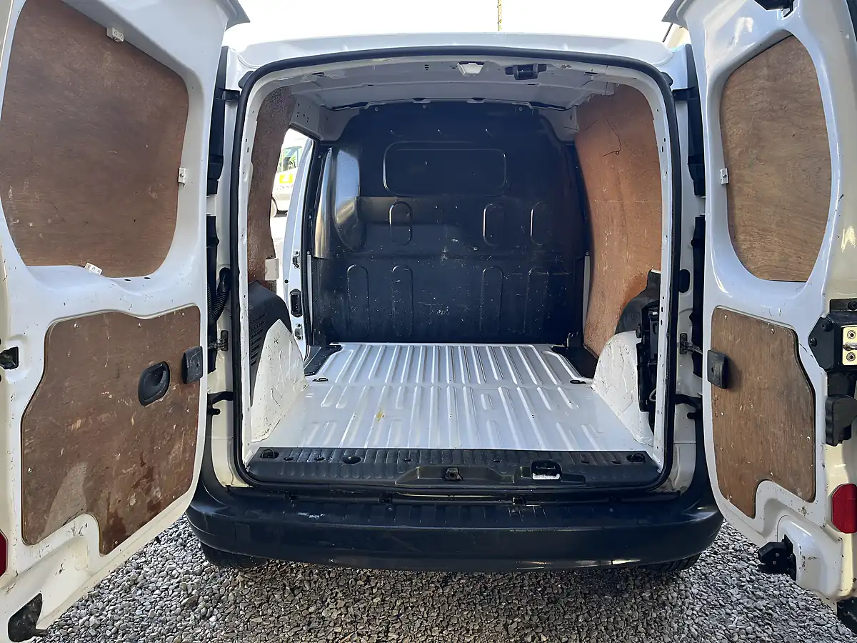 Used 2017 Renault Kangoo Business White - Interior and Exterior details 2