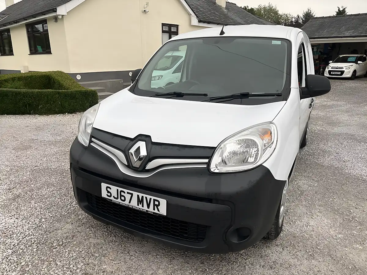 Used 2017 Renault Kangoo Business White - Interior and Exterior details 7