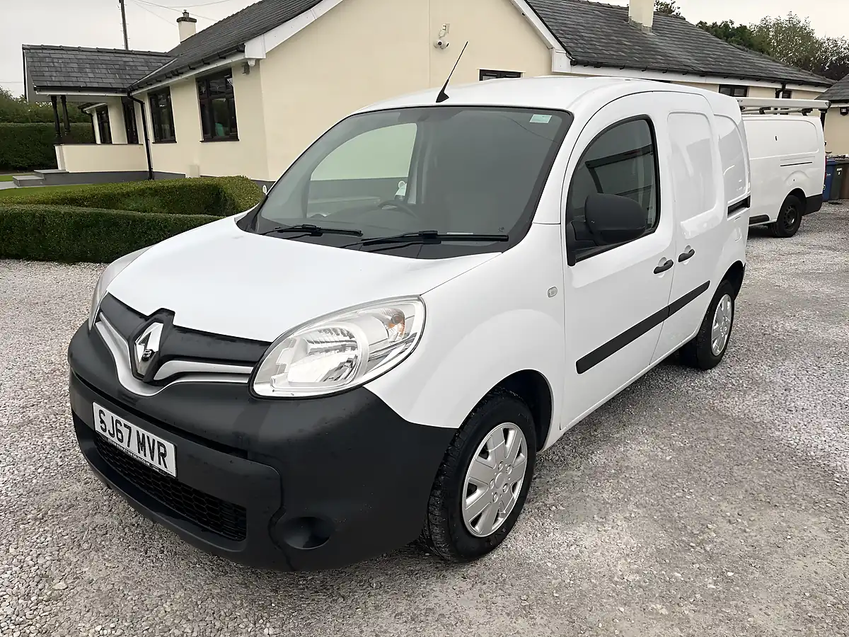 Used 2017 Renault Kangoo Business White - Interior and Exterior details 8