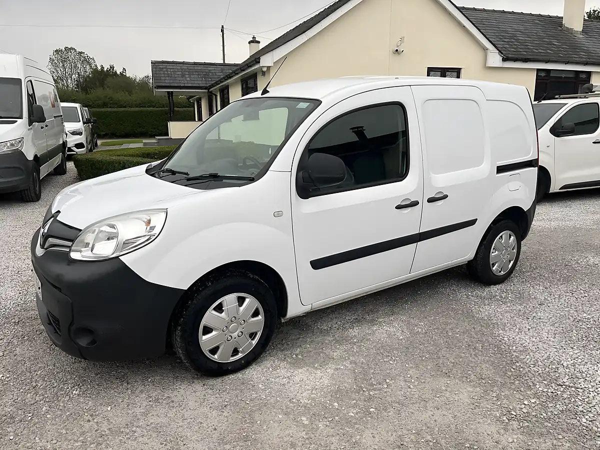 Used 2017 Renault Kangoo Business White - Interior and Exterior details 9