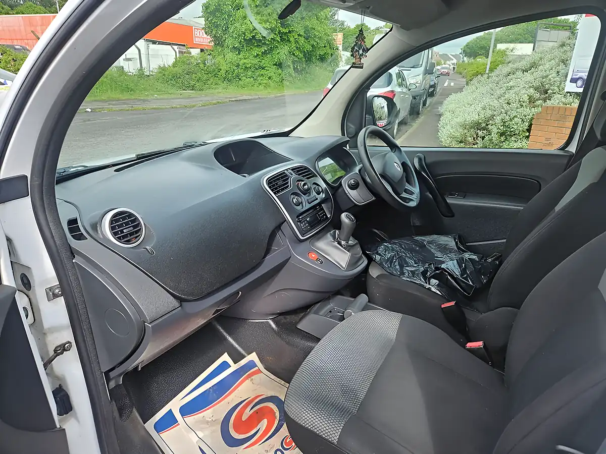 Used 2017 Renault Kangoo ML19 Business White - Interior and Exterior details 11