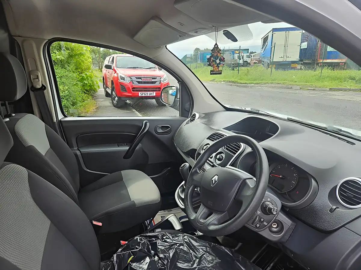 Used 2017 Renault Kangoo ML19 Business White - Interior and Exterior details 12