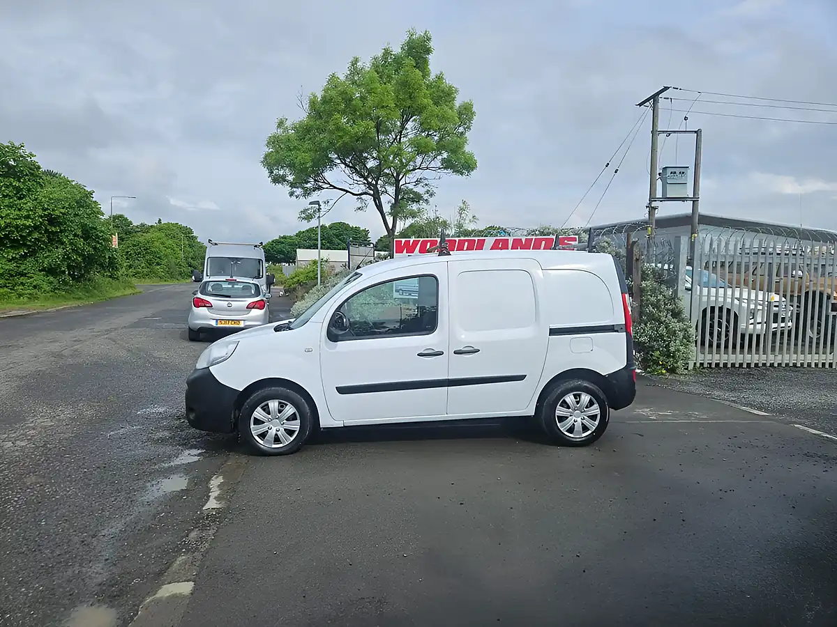 Used 2017 Renault Kangoo ML19 Business White - Interior and Exterior details 5