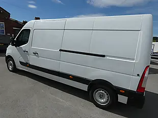 Used 2017 Renault Master Business+ Glacier White - Interior and Exterior details 5