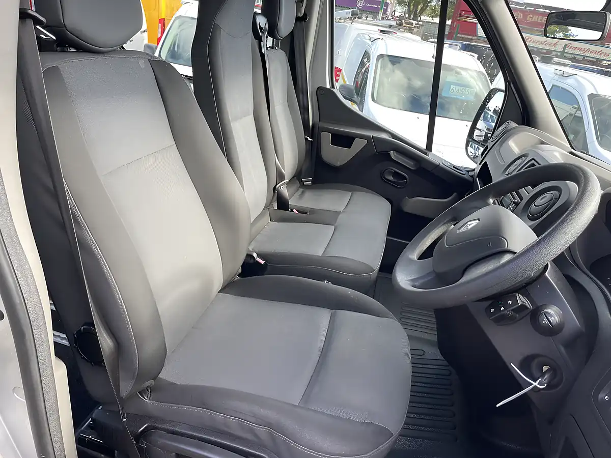 Used 2017 Renault Master SL28 Business Grey - Interior and Exterior details 7