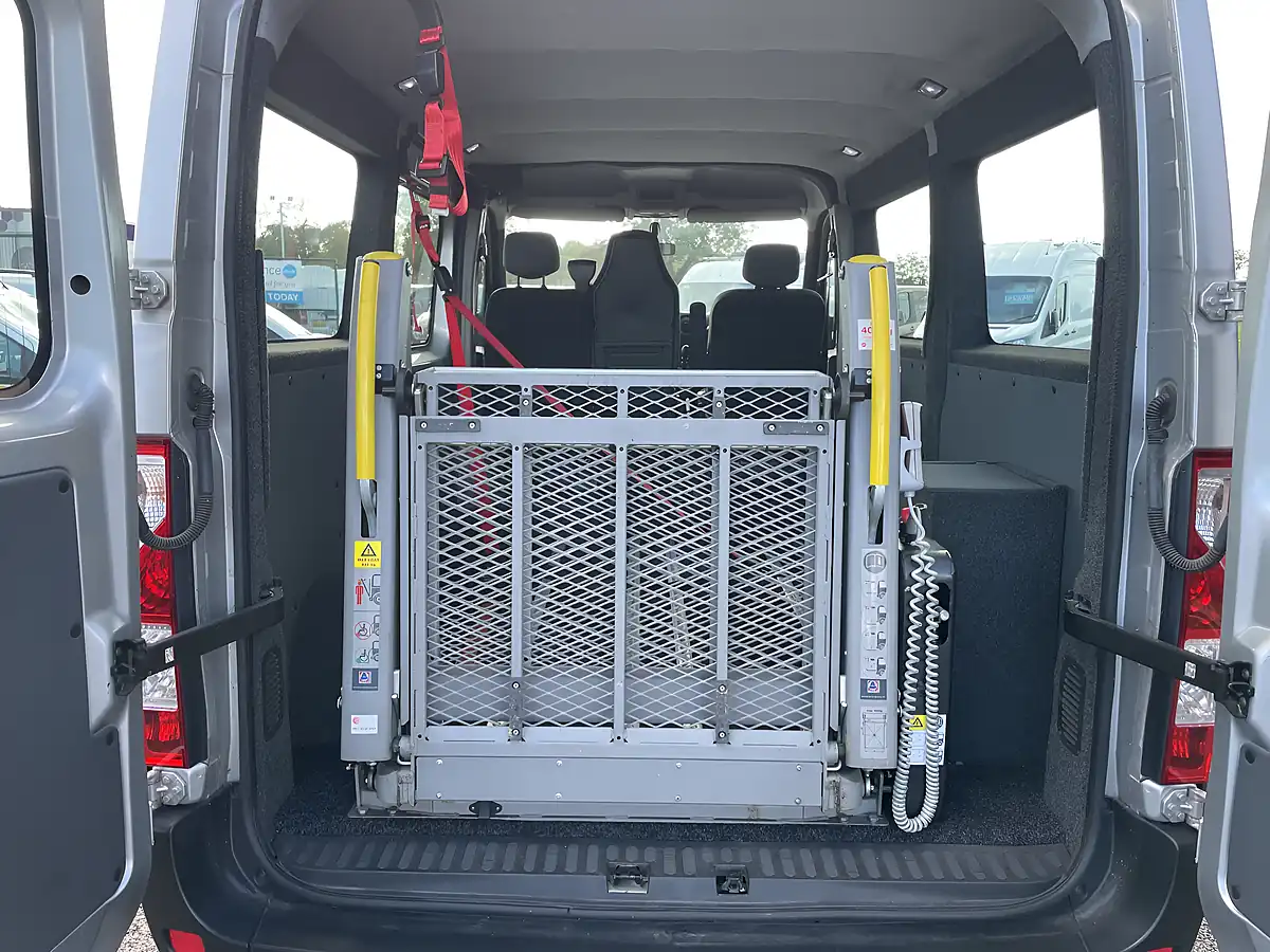 Used 2017 Renault Master SL28 Business Grey - Interior and Exterior details 8