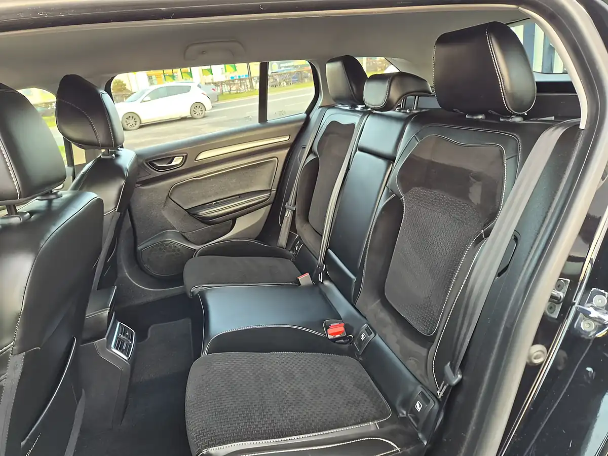 Used 2017 Renault Megane Dynamique Nav Black - Interior and Exterior details 16