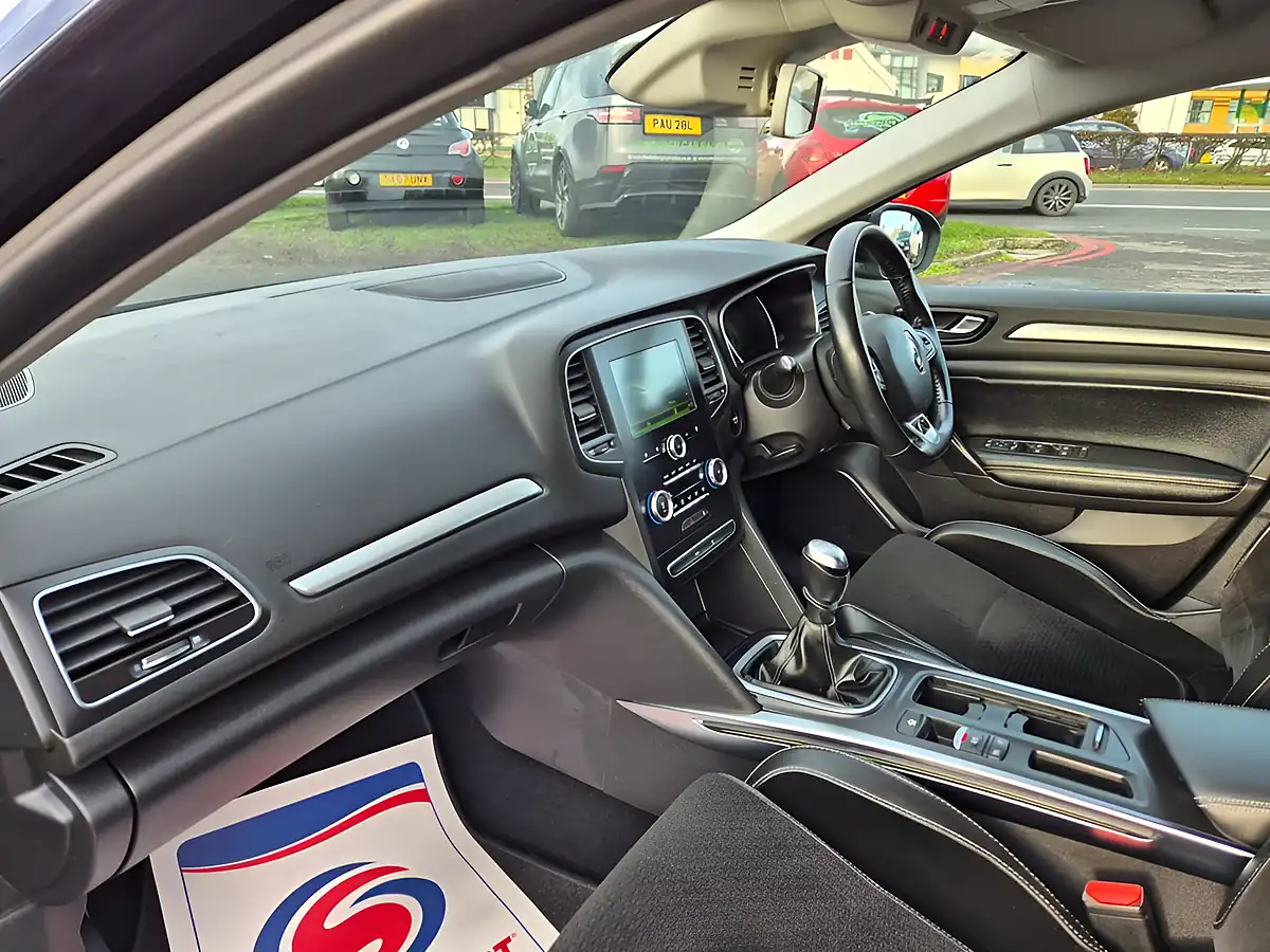 Used 2017 Renault Megane Dynamique Nav Black - Interior and Exterior details 18