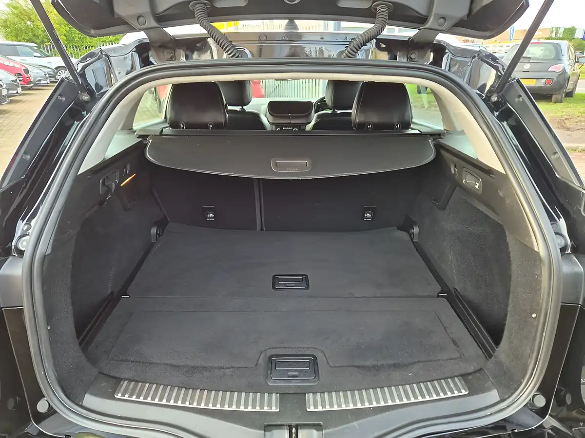 Used 2017 Renault Megane Dynamique Nav Black - Interior and Exterior details 19