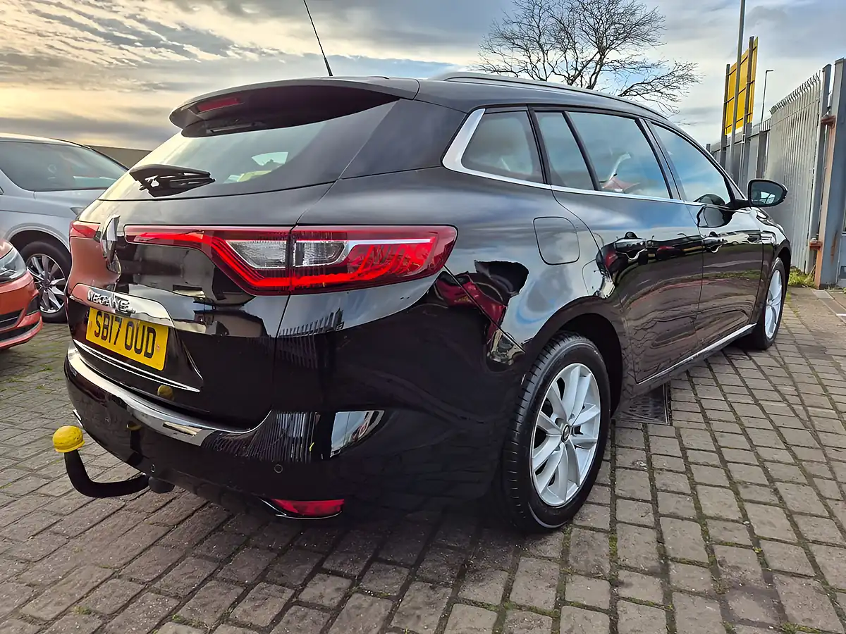 Used 2017 Renault Megane Dynamique Nav Black - Interior and Exterior details 6