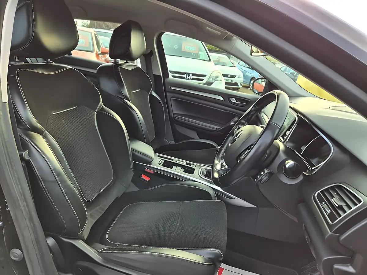 Used 2017 Renault Megane Dynamique Nav Black - Interior and Exterior details 8