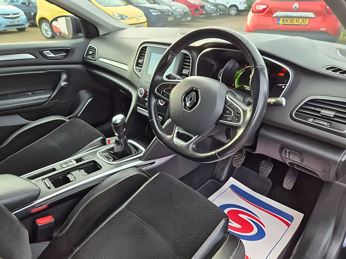 Used 2017 Renault Megane Dynamique Nav Black - Interior and Exterior details 9