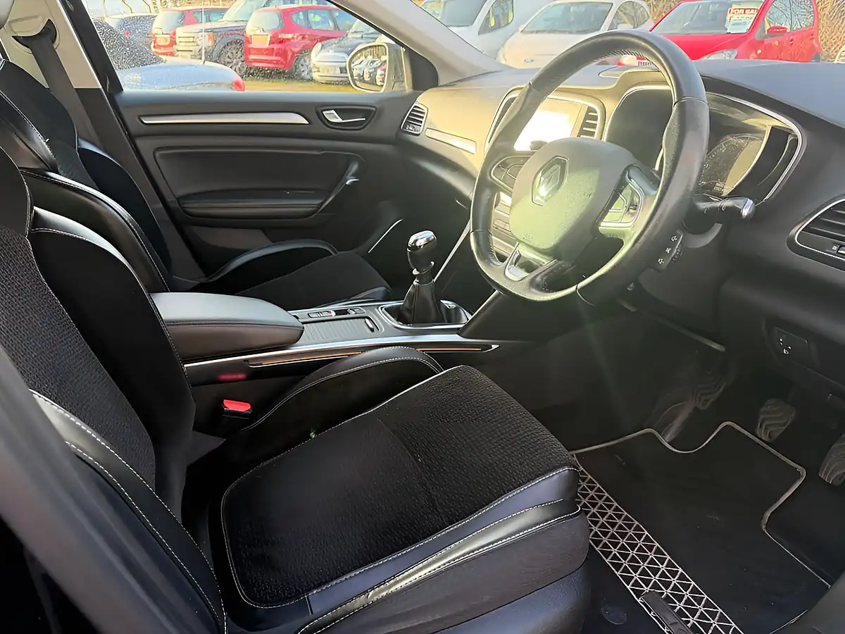 Used 2017 Renault Megane Dynamique Nav Black - Interior and Exterior details 16