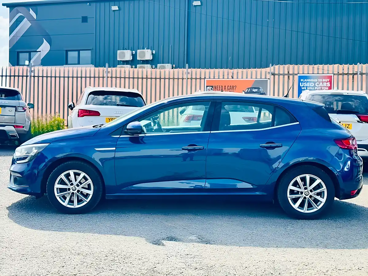 Used 2017 Renault Megane Dynamique Nav Blue - Interior and Exterior details 10
