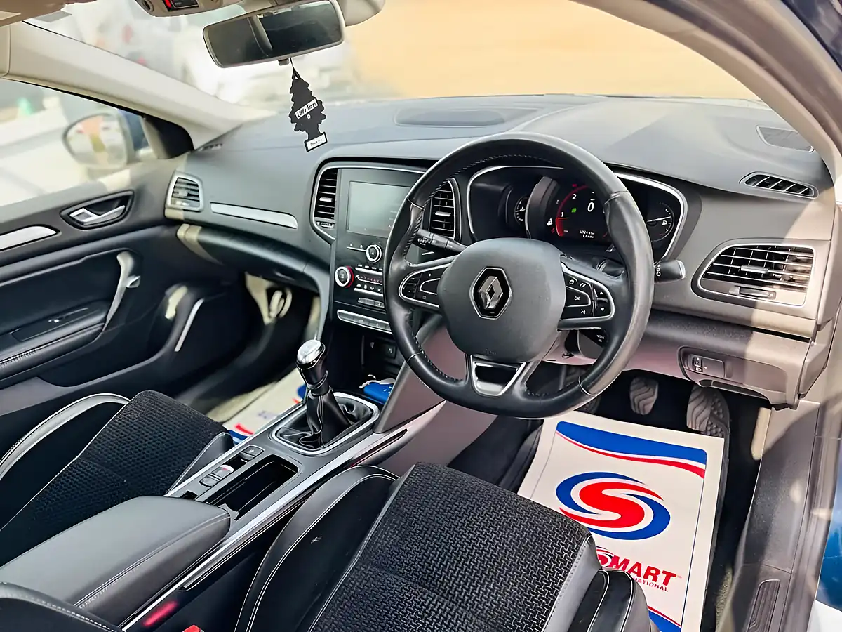 Used 2017 Renault Megane Dynamique Nav Blue - Interior and Exterior details 15