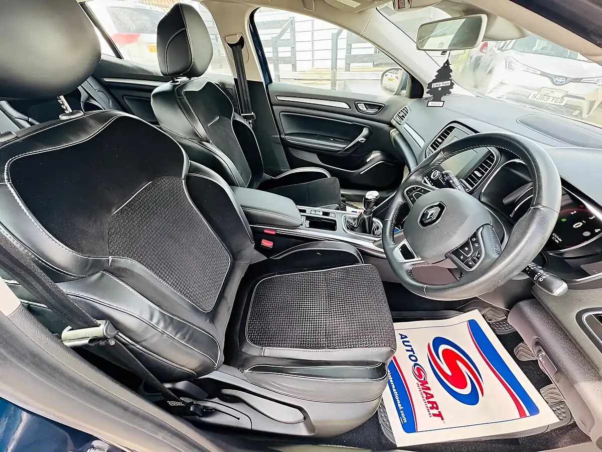 Used 2017 Renault Megane Dynamique Nav Blue - Interior and Exterior details 17