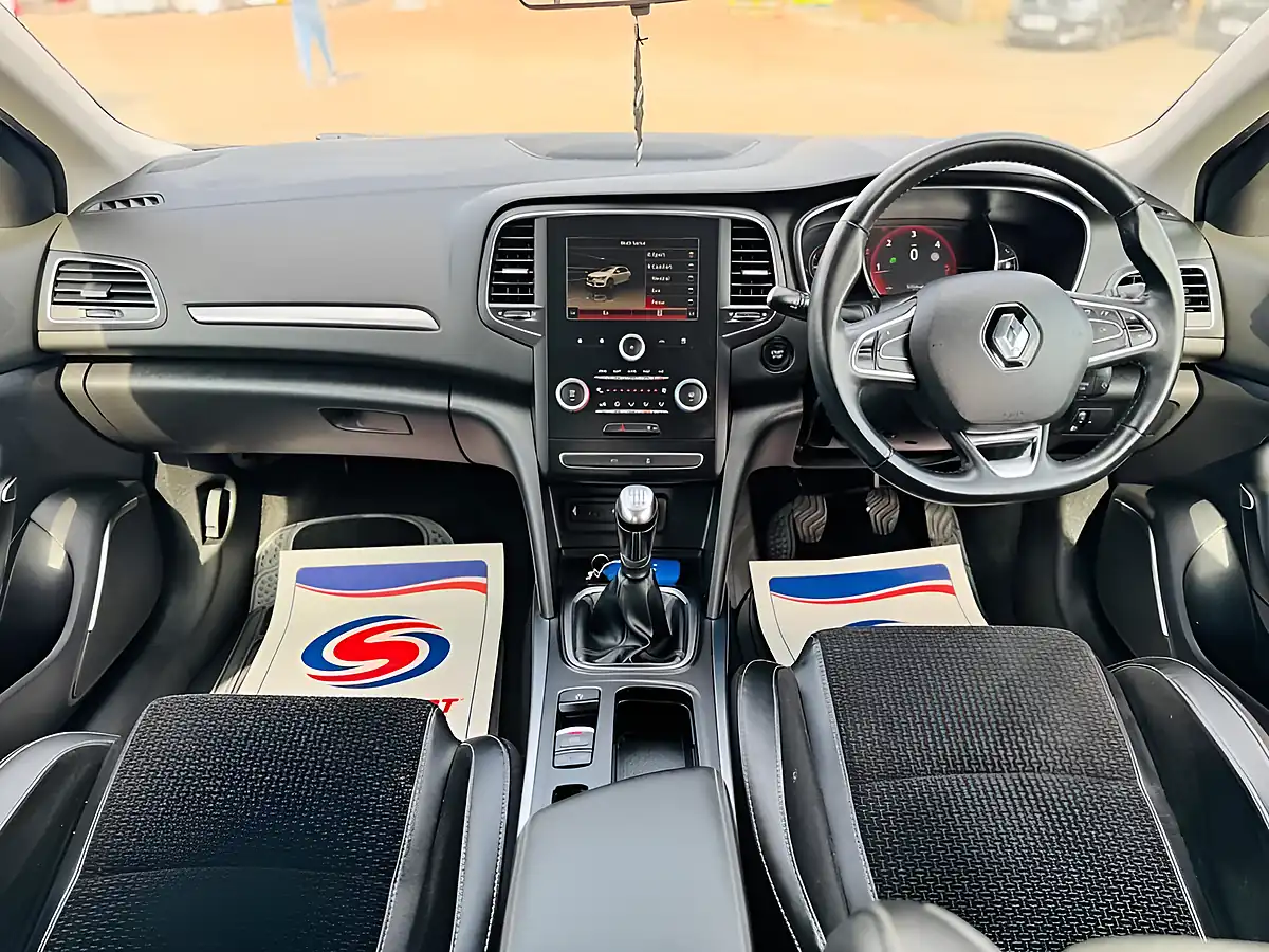 Used 2017 Renault Megane Dynamique Nav Blue - Interior and Exterior details 3