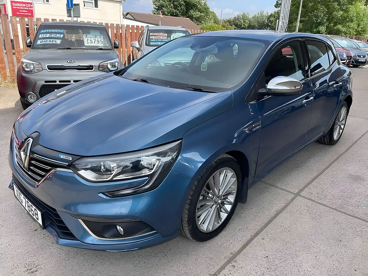 Used 2017 Renault Megane Dynamique Nav Blue - Interior and Exterior details 18
