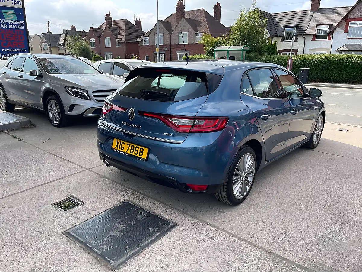 Used 2017 Renault Megane Dynamique Nav Blue - Interior and Exterior details 2