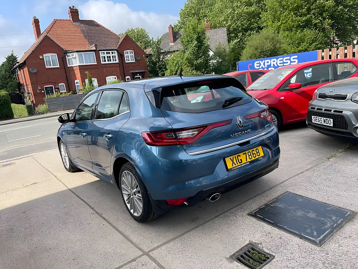 Used 2017 Renault Megane Dynamique Nav Blue - Interior and Exterior details 5