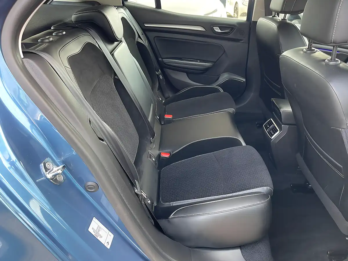 Used 2017 Renault Megane Dynamique Nav Blue - Interior and Exterior details 9