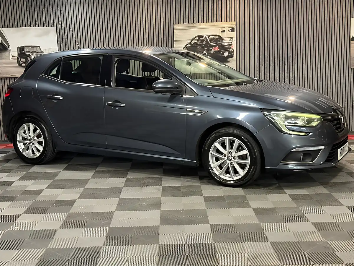 Used 2017 Renault Megane Dynamique Nav Grey - Front View
