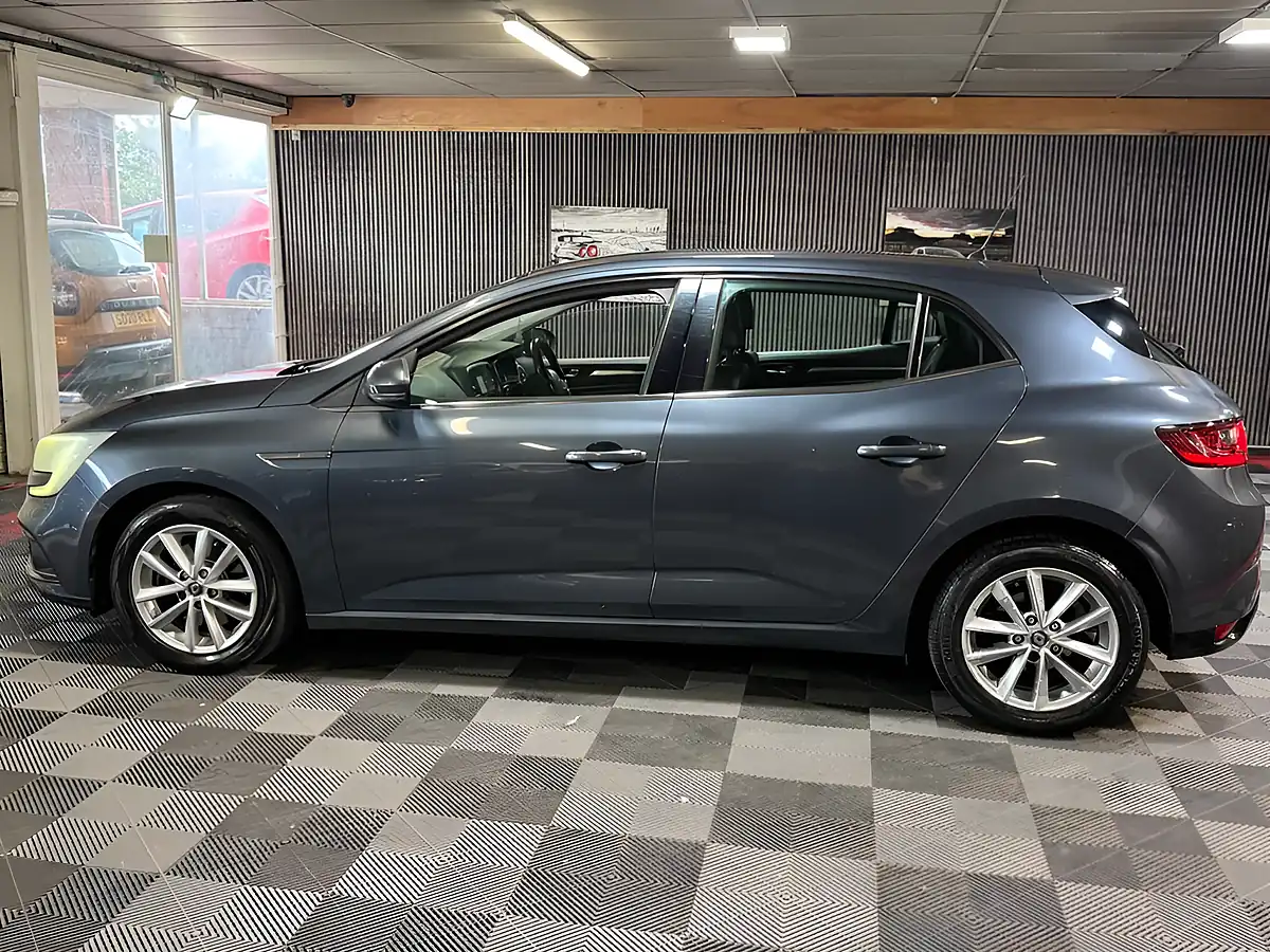 Used 2017 Renault Megane Dynamique Nav Grey - Interior and Exterior details 7