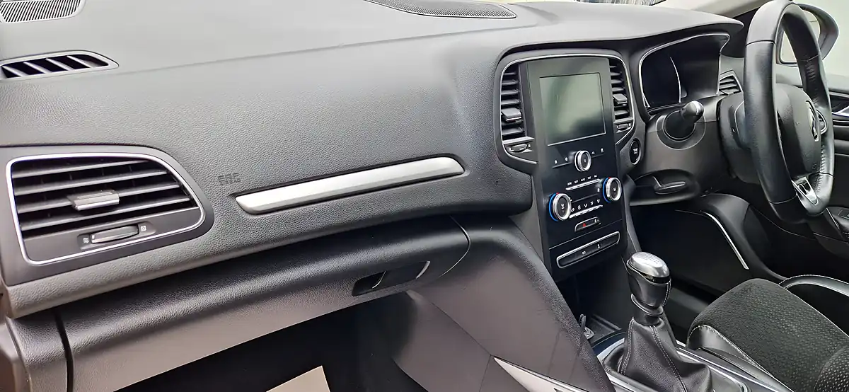 Used 2017 Renault Megane Dynamique Nav Red - Interior and Exterior details 12
