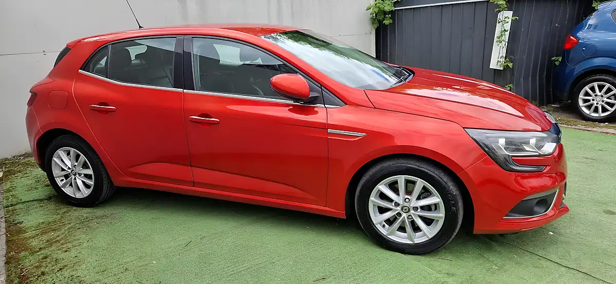 Used 2017 Renault Megane Dynamique Nav Red - Interior and Exterior details 4
