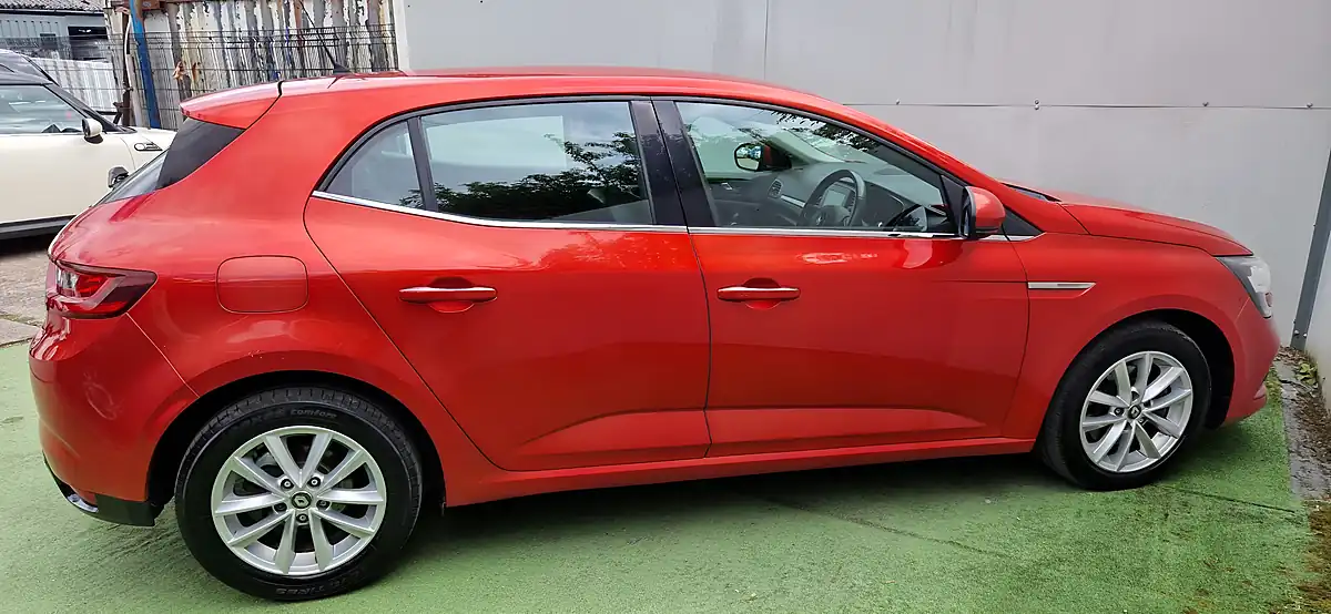 Used 2017 Renault Megane Dynamique Nav Red - Interior and Exterior details 7