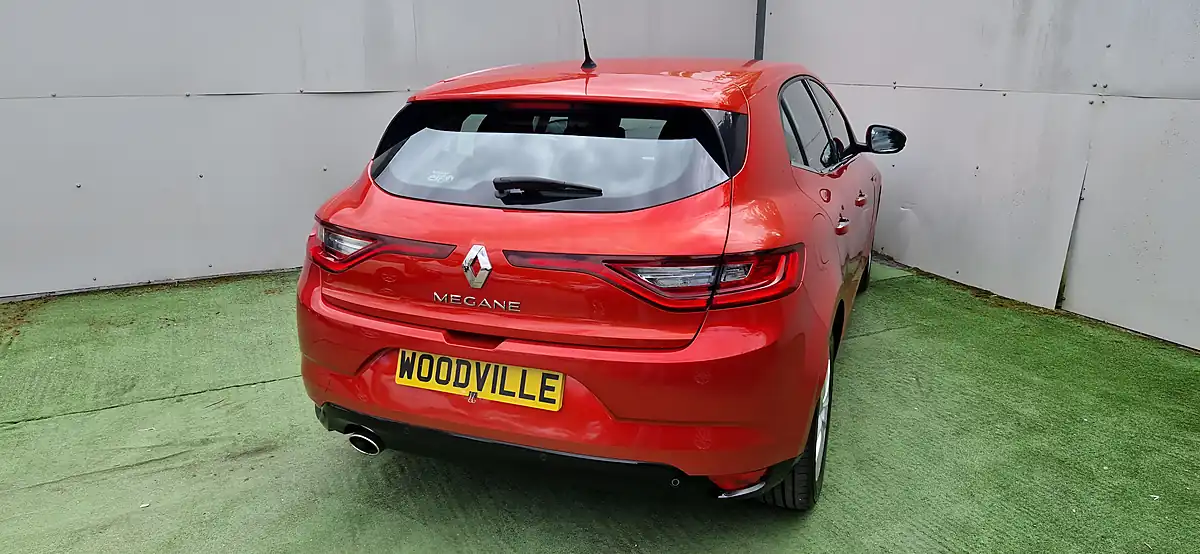 Used 2017 Renault Megane Dynamique Nav Red - Interior and Exterior details 8