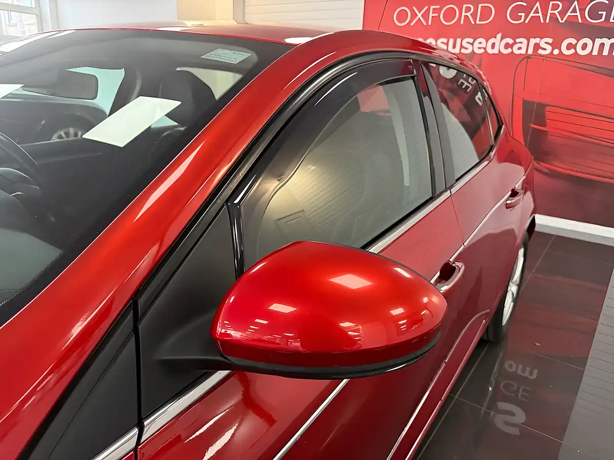 Used 2017 Renault Megane Dynamique Nav Red - Interior and Exterior details 11