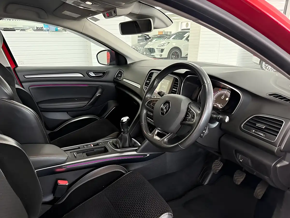 Used 2017 Renault Megane Dynamique Nav Red - Interior and Exterior details 13