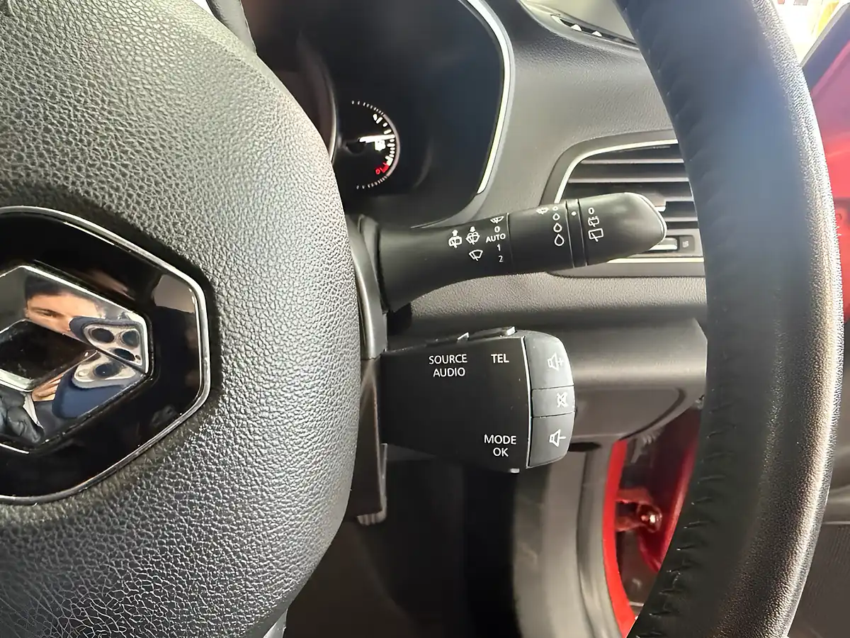 Used 2017 Renault Megane Dynamique Nav Red - Interior and Exterior details 15