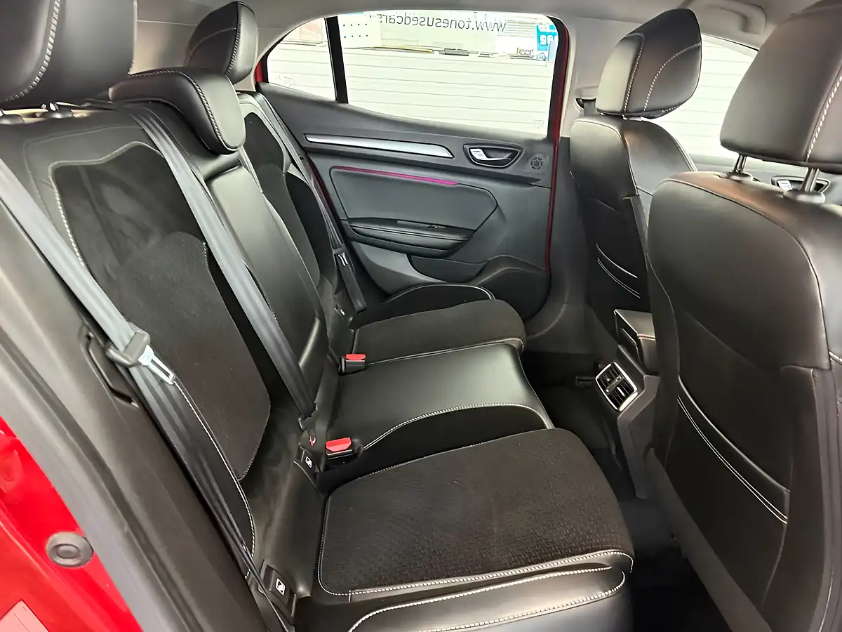 Used 2017 Renault Megane Dynamique Nav Red - Interior and Exterior details 5