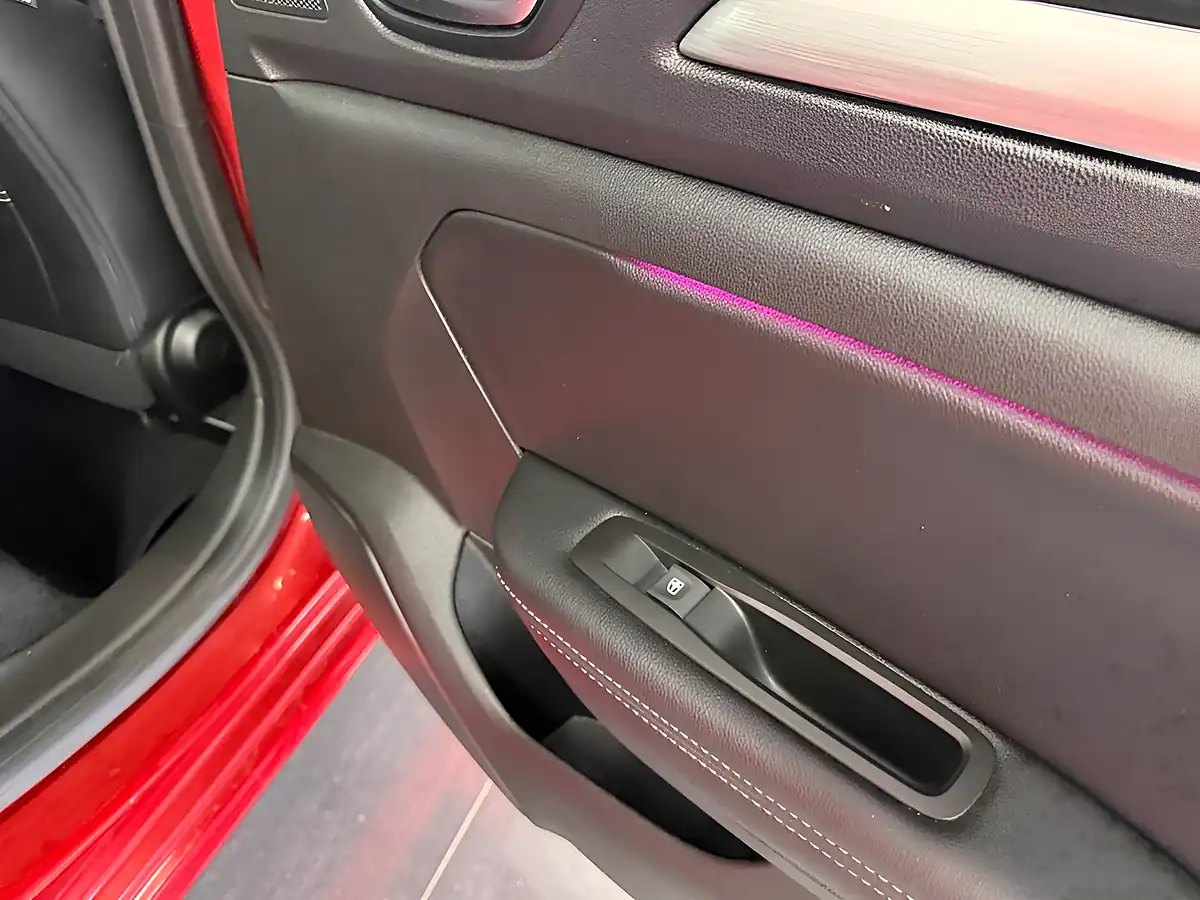 Used 2017 Renault Megane Dynamique Nav Red - Interior and Exterior details 6