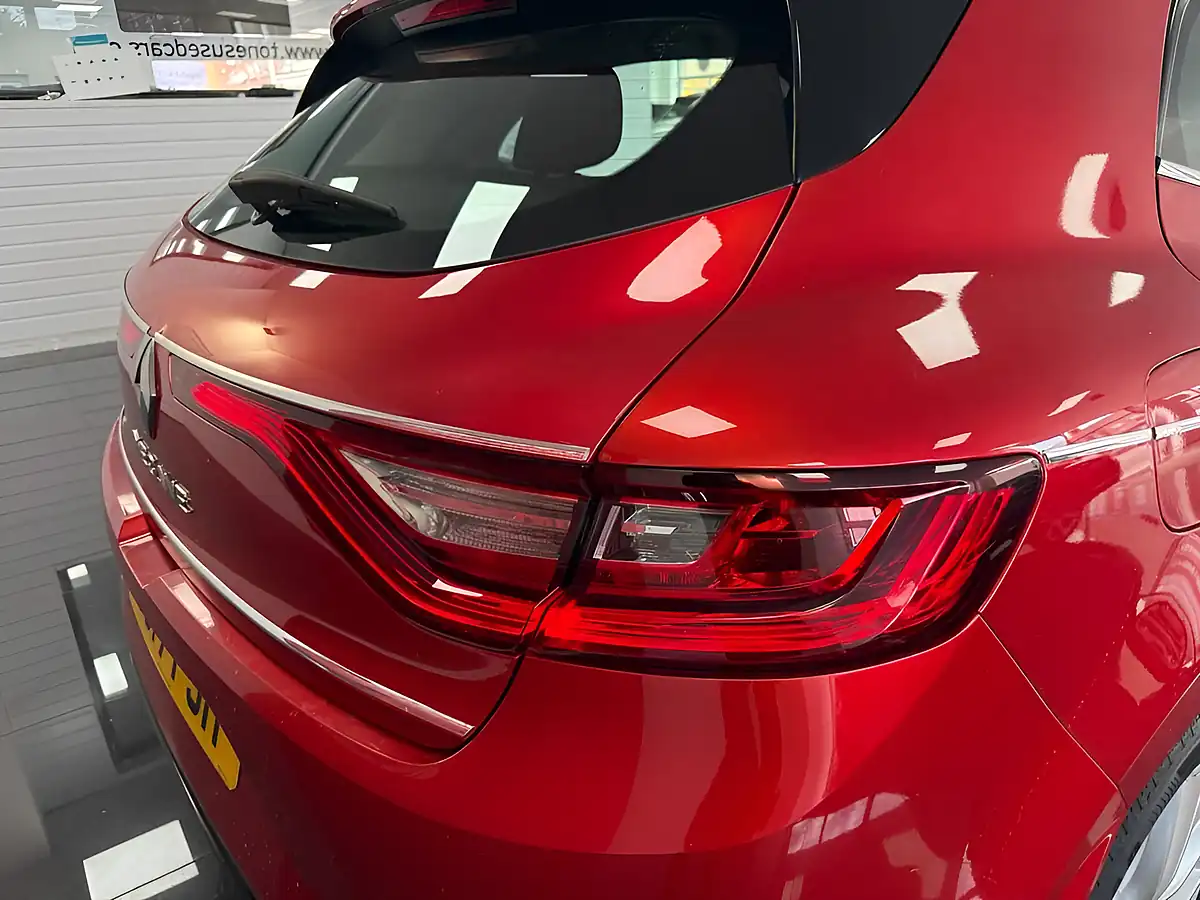 Used 2017 Renault Megane Dynamique Nav Red - Interior and Exterior details 7