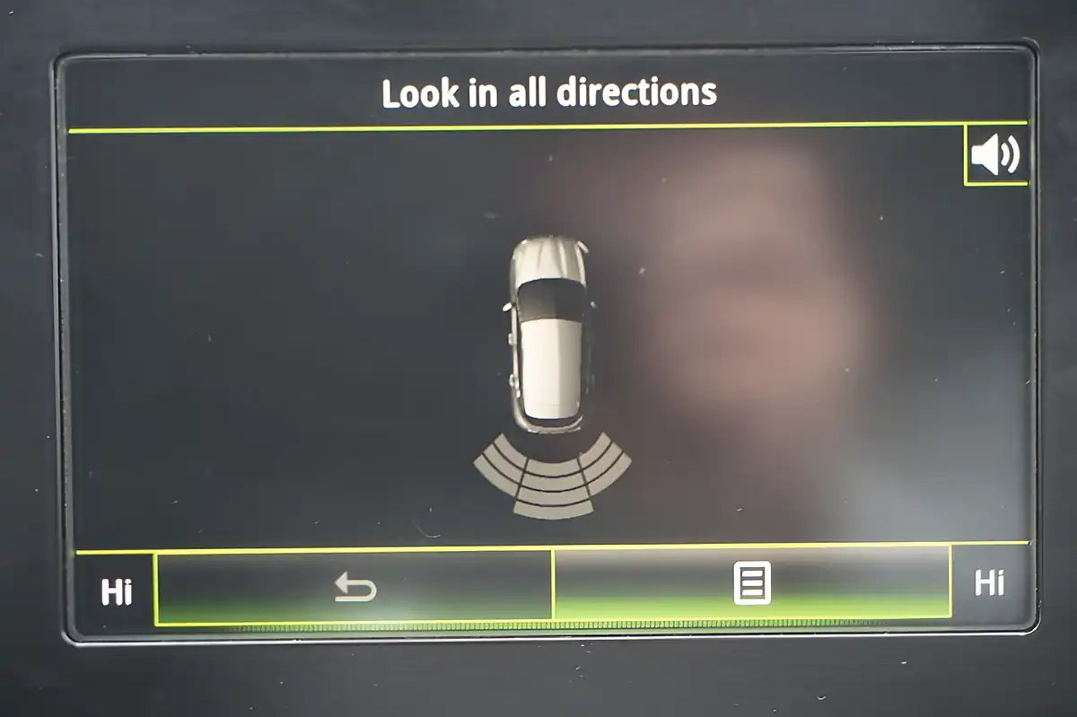 Used 2017 Renault Megane Dynamique Nav Silver - Interior and Exterior details 16